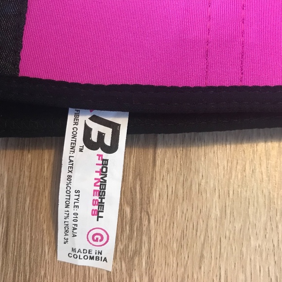 Bombshell Fitness Shaper, Fuchsia Size G - Picture 3 of 4